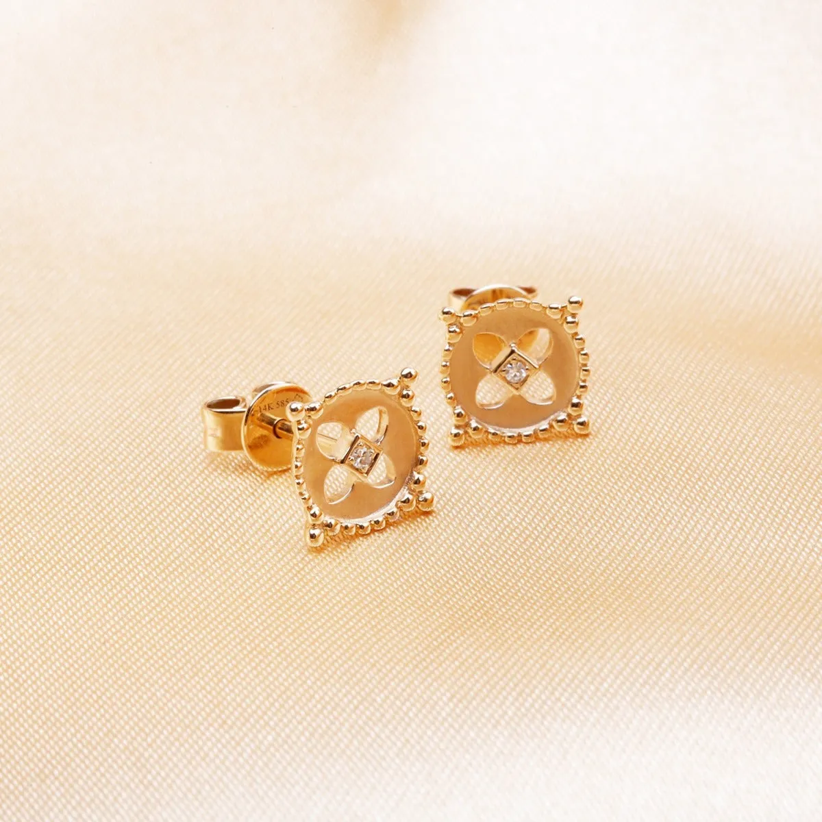14K Yellow Gold Beaded Circle Stud Earrings Croghans