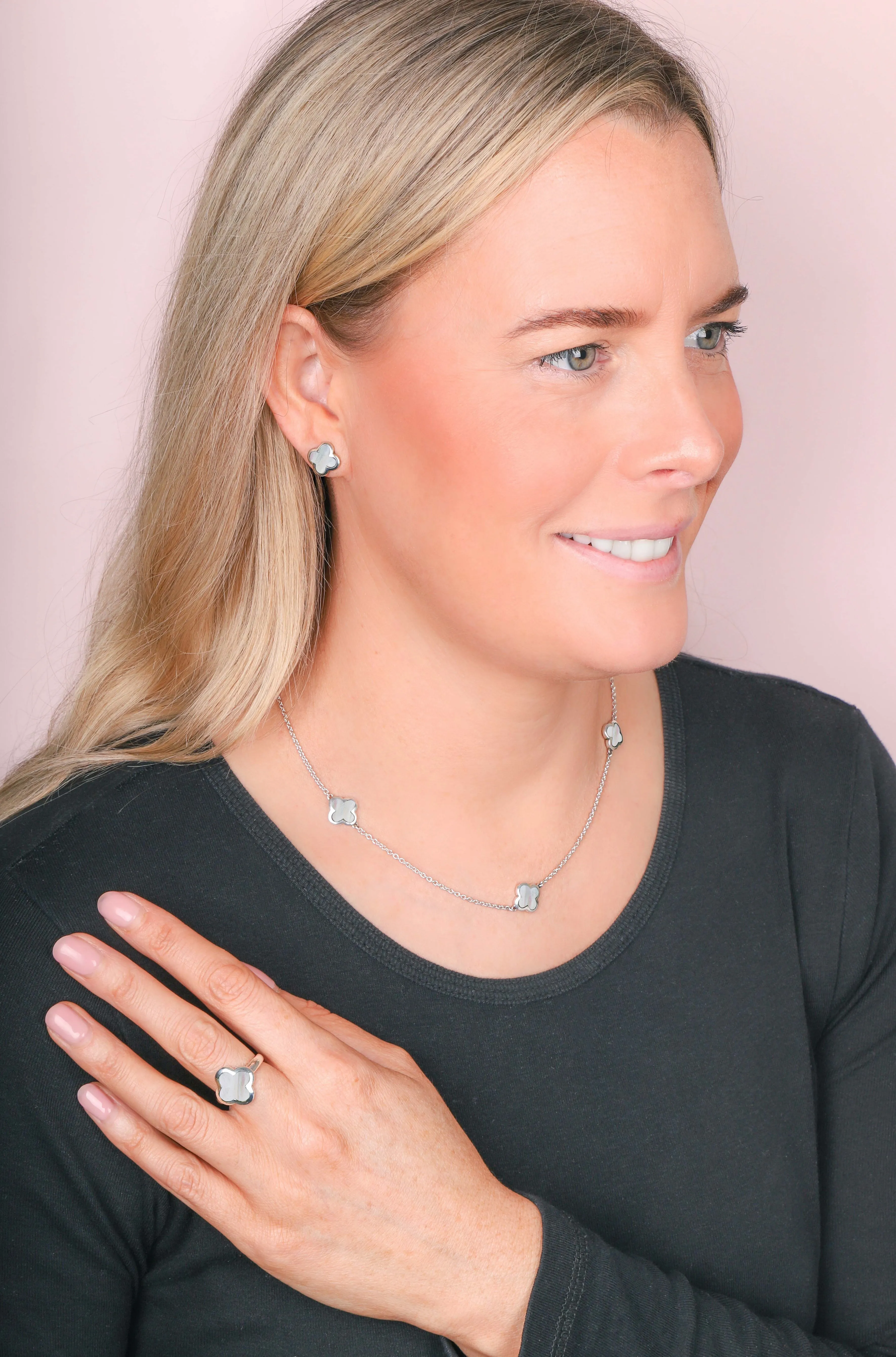9ct Rose Gold White Mother of Pearl Bloom Four Leaf Clover Ring