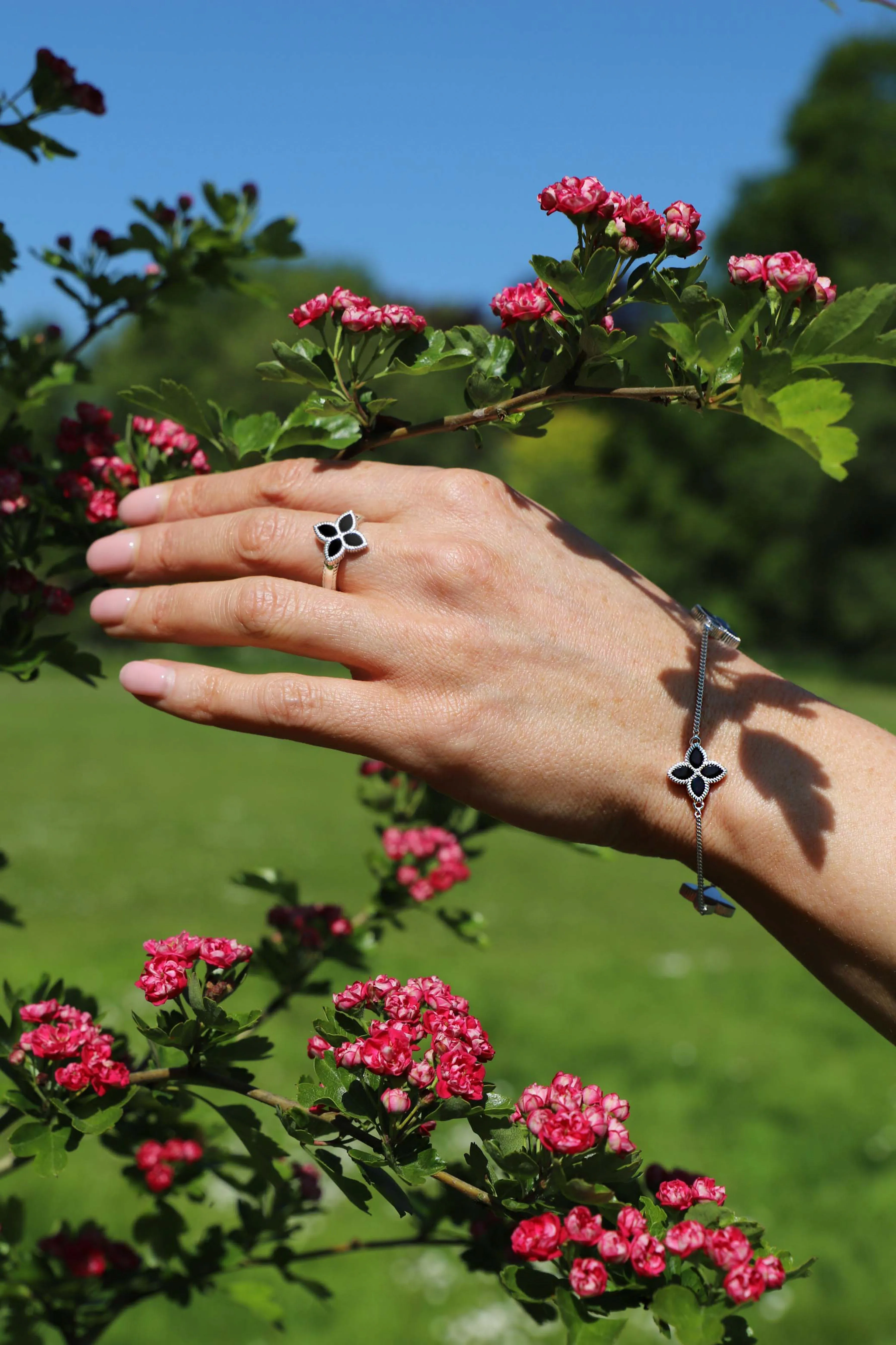 9ct White Gold Whitby Jet Eden Marquise Flower Bracelet