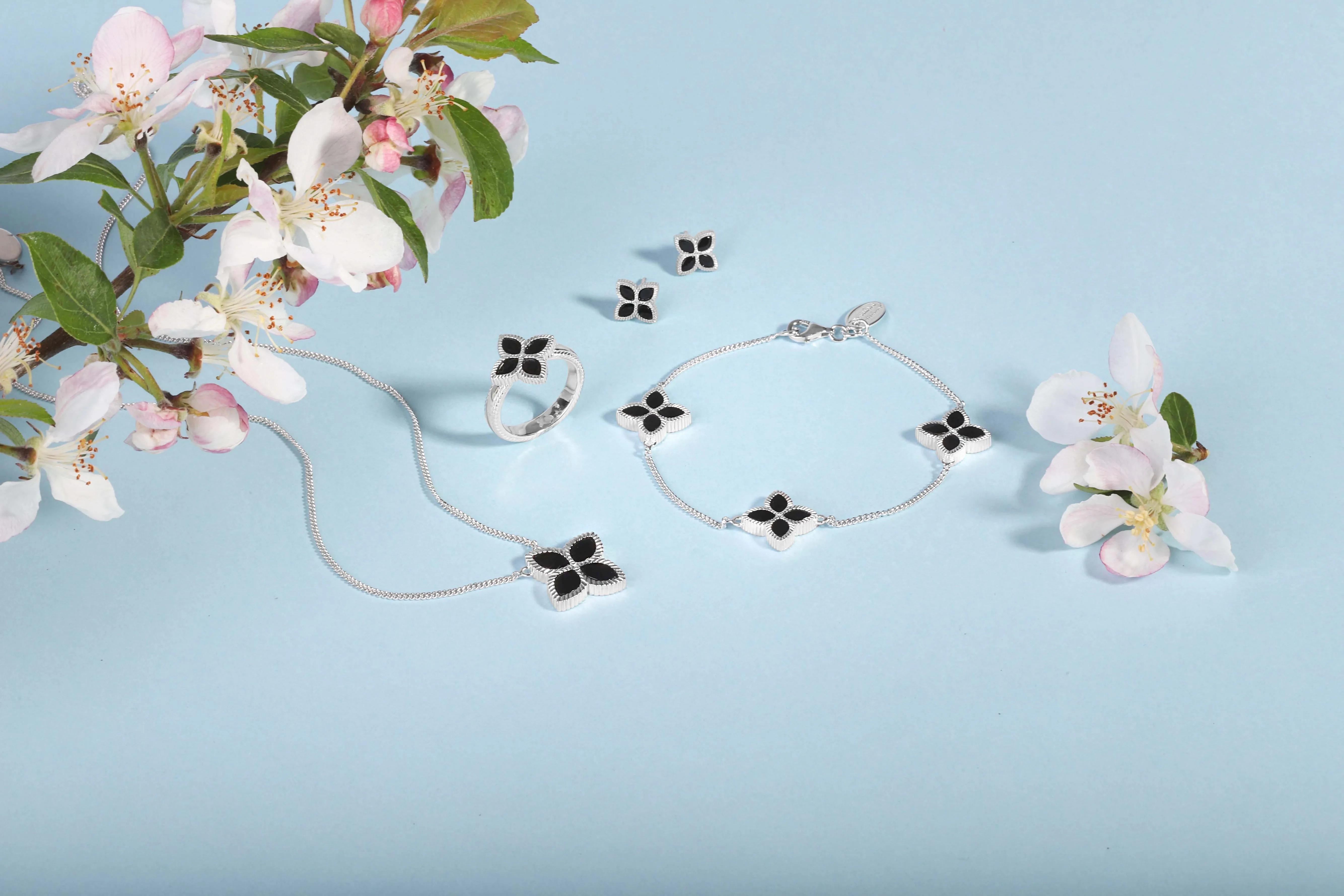 9ct White Gold Whitby Jet Eden Marquise Flower Bracelet