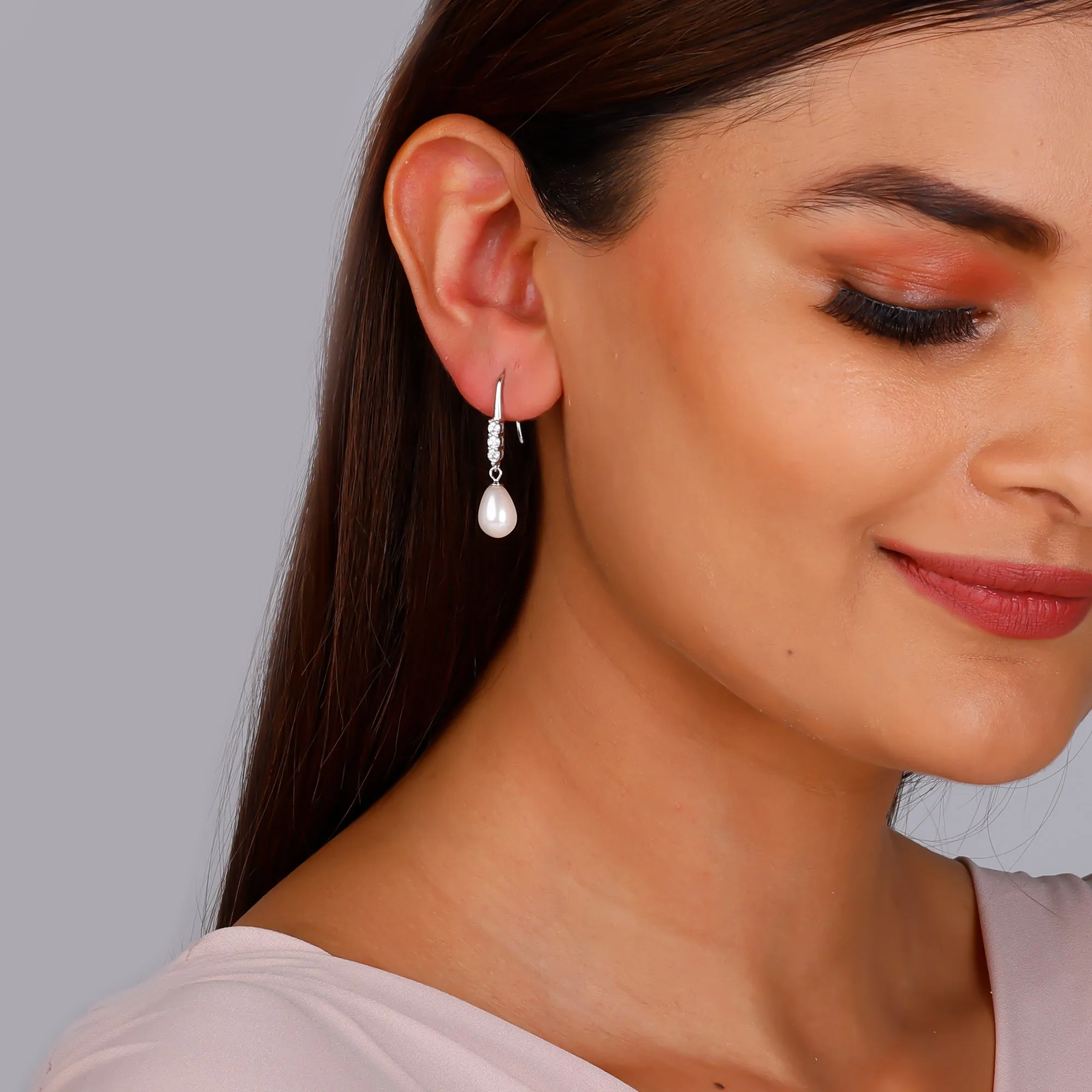 Anushka Sharma Silver Drops of Pearl Earrings Giva