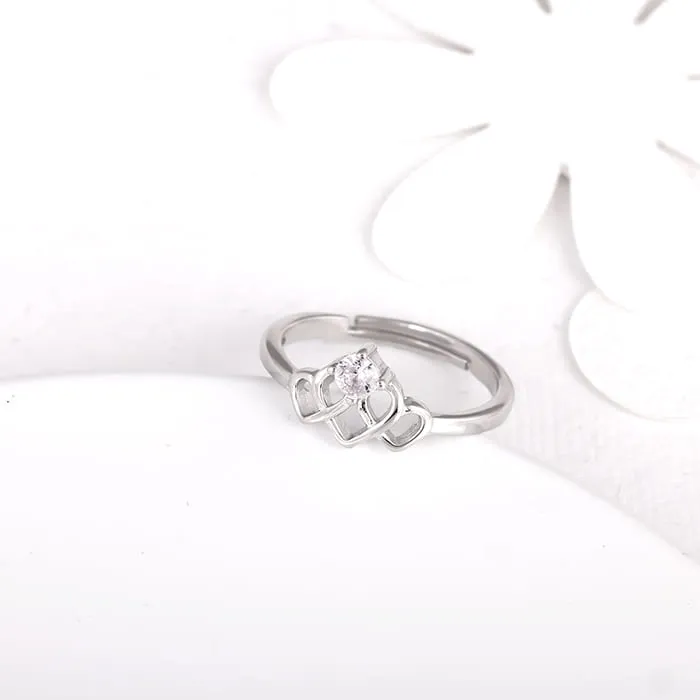 Chahat's Silver Crowning Heart Ring Giva