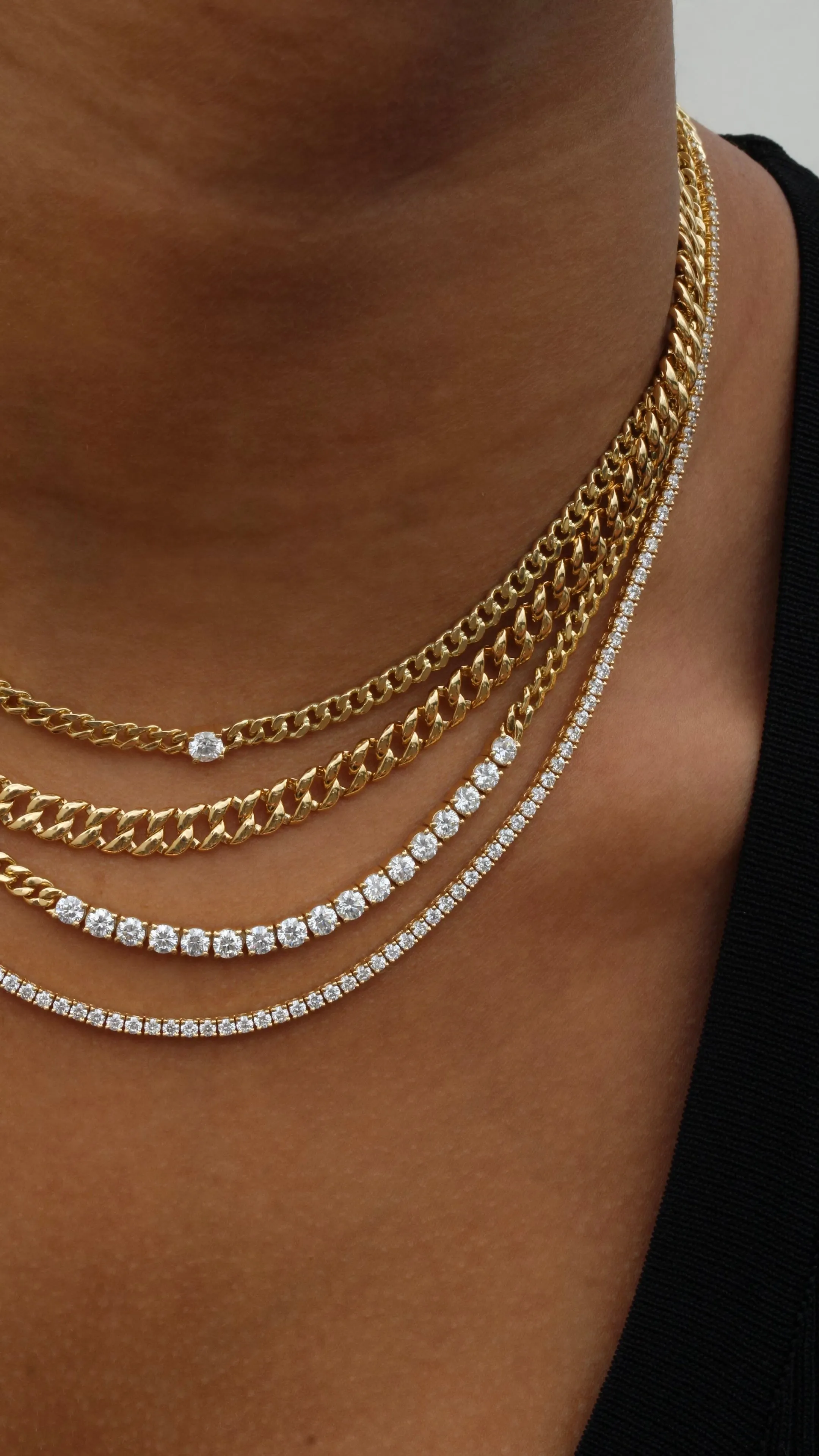 CUBAN LINK NECKLACE WITH ROUND DIAMOND CENTER Anita Ko