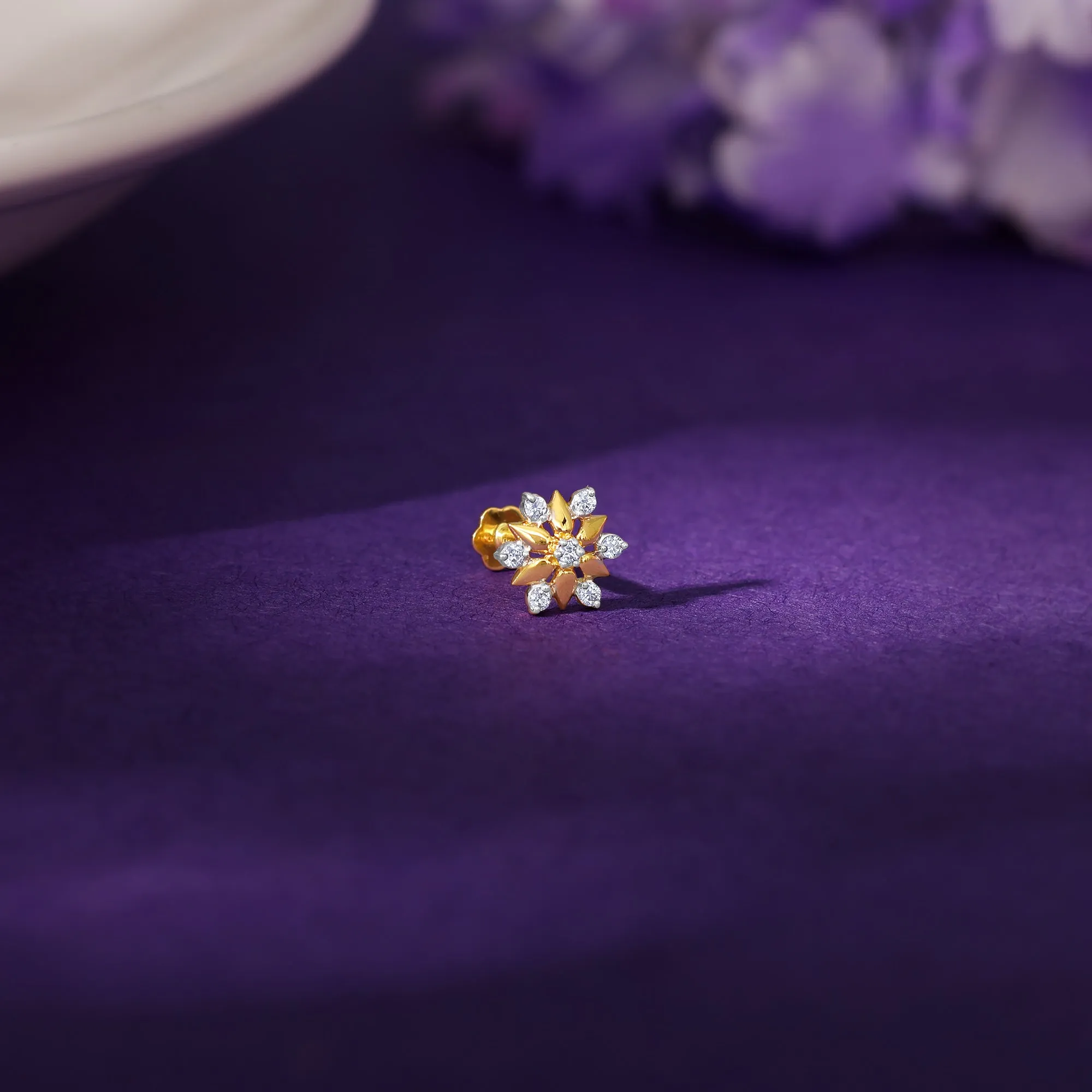 Gold Shinny Floret Diamond Nose Pin Giva