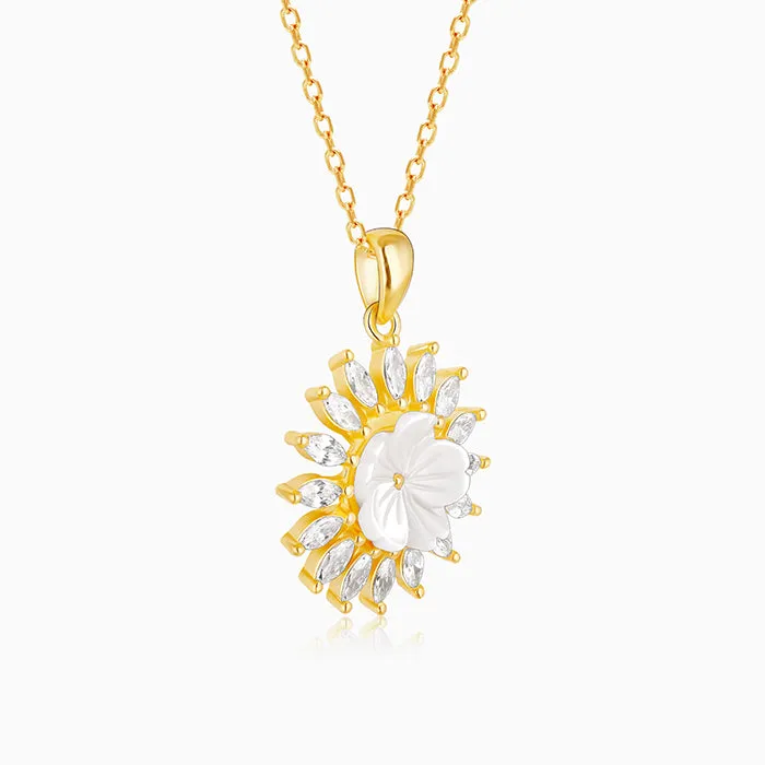 Golden Daisy Affair Pendant with Link Chain Giva