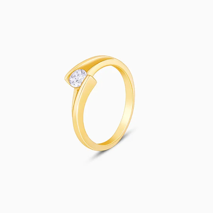 Golden Sacra Ring Giva