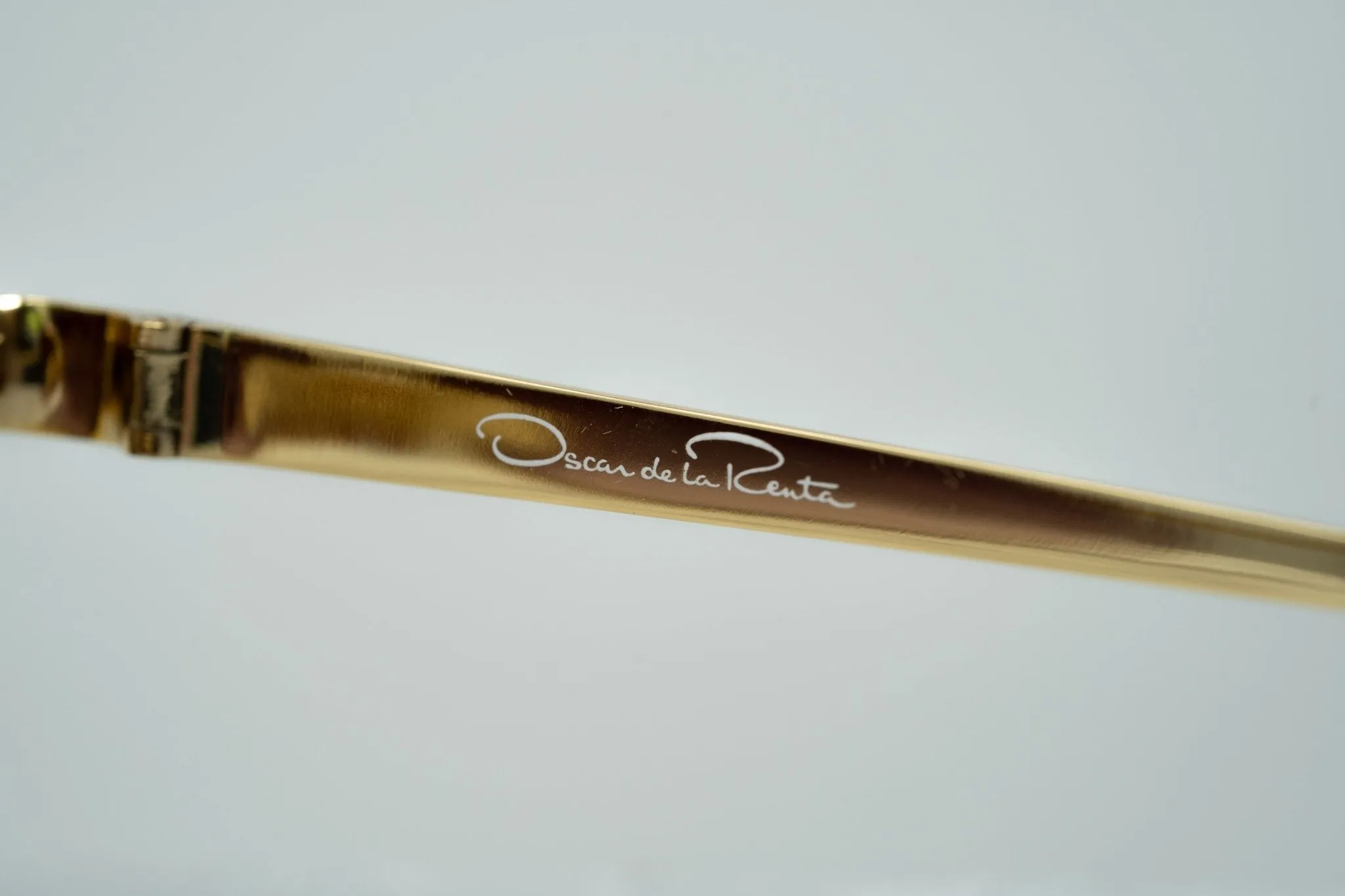 Oscar De La Renta Sunglasses Oversized Gold and Purple