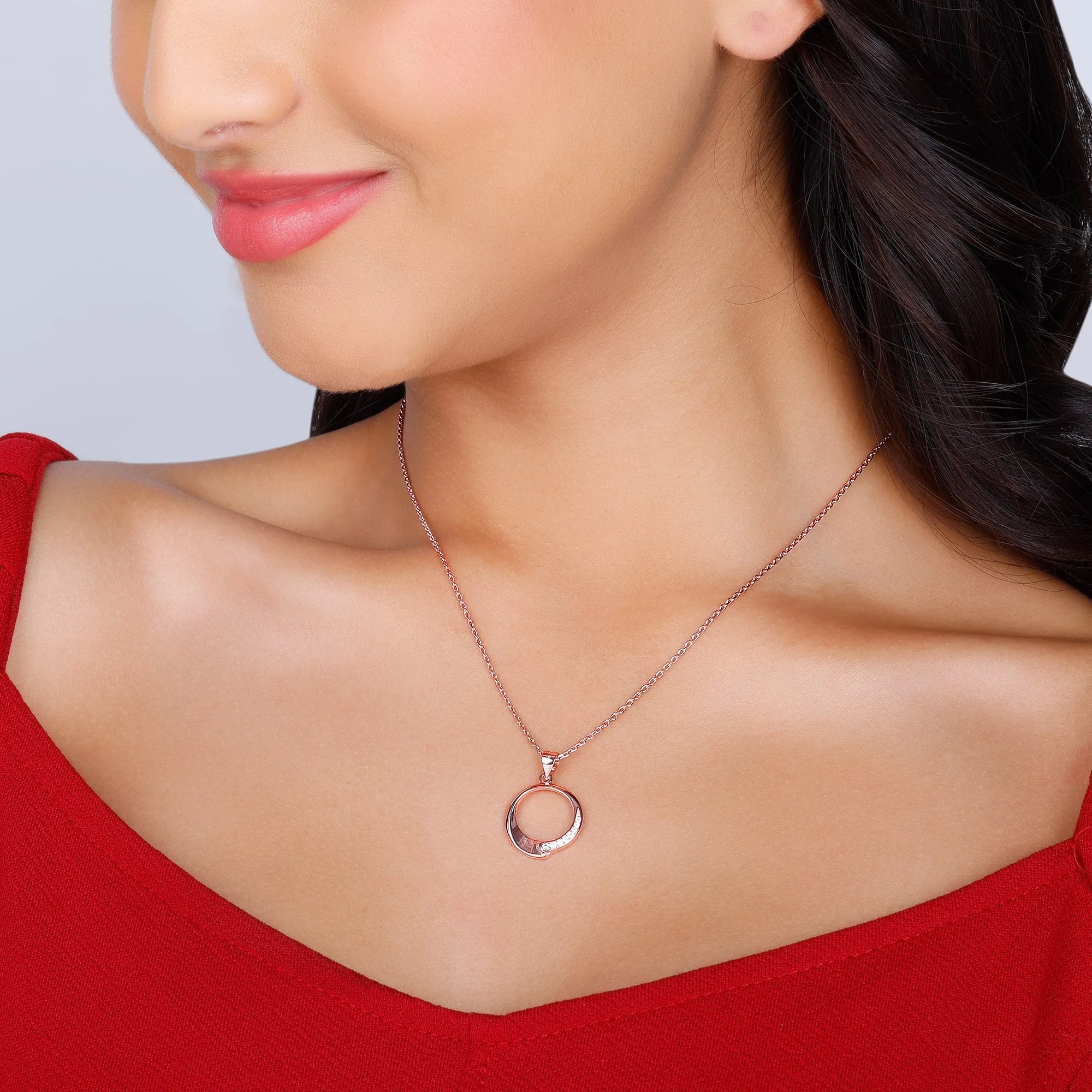 Rose Gold Circle of Love Pendant with Link Chain Giva