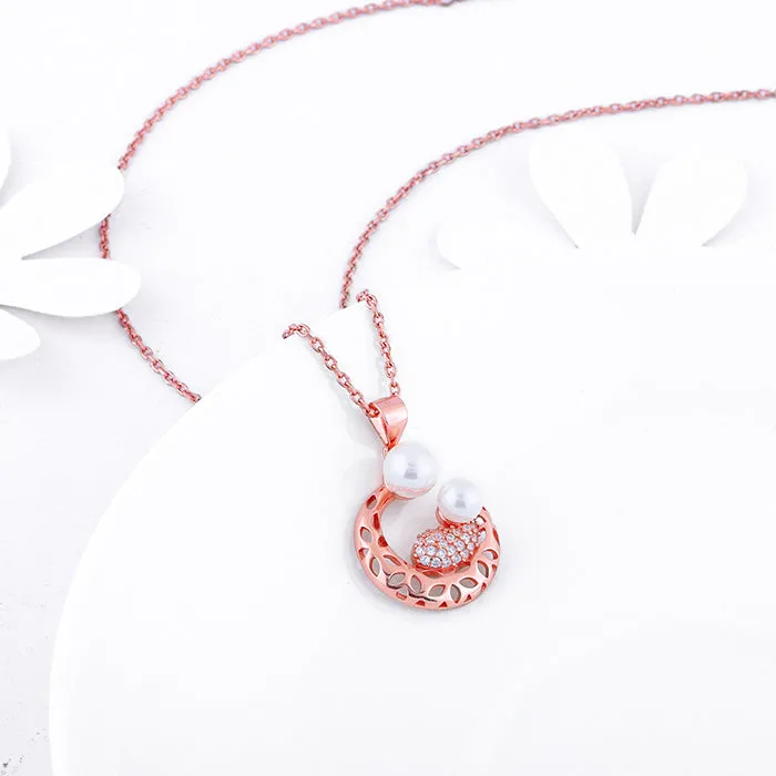 Rose Gold Pearlescent Cuddle Pendant With Link Chain Giva