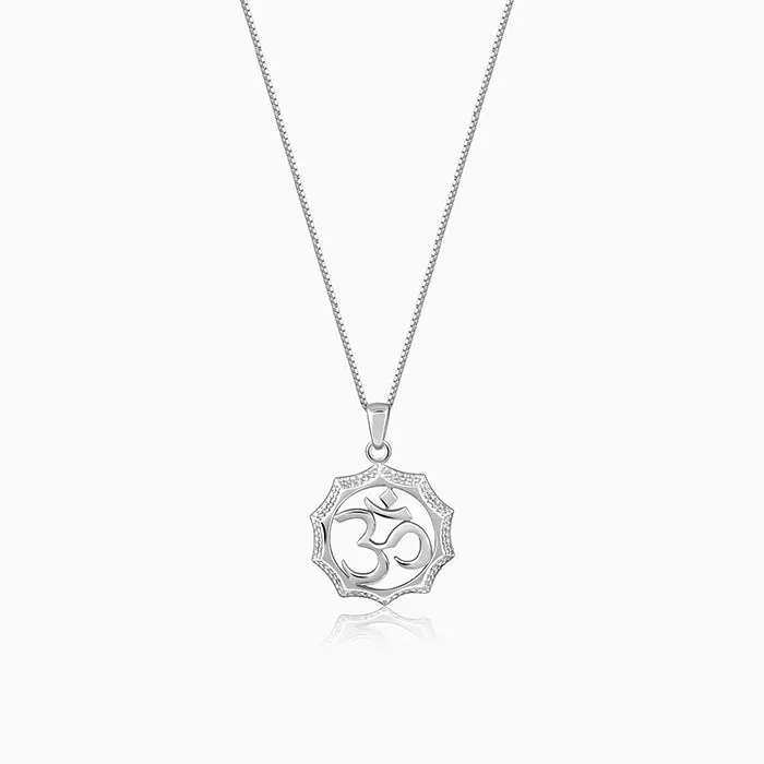 Silver Graceful Om Pendant With Box Chain For Him Giva