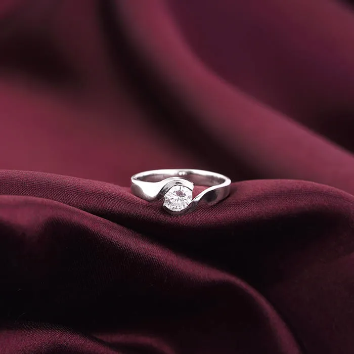 Silver Solitaire Twist Ring Giva