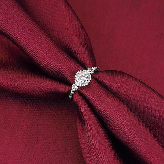 Silver Sparkly Ring Giva