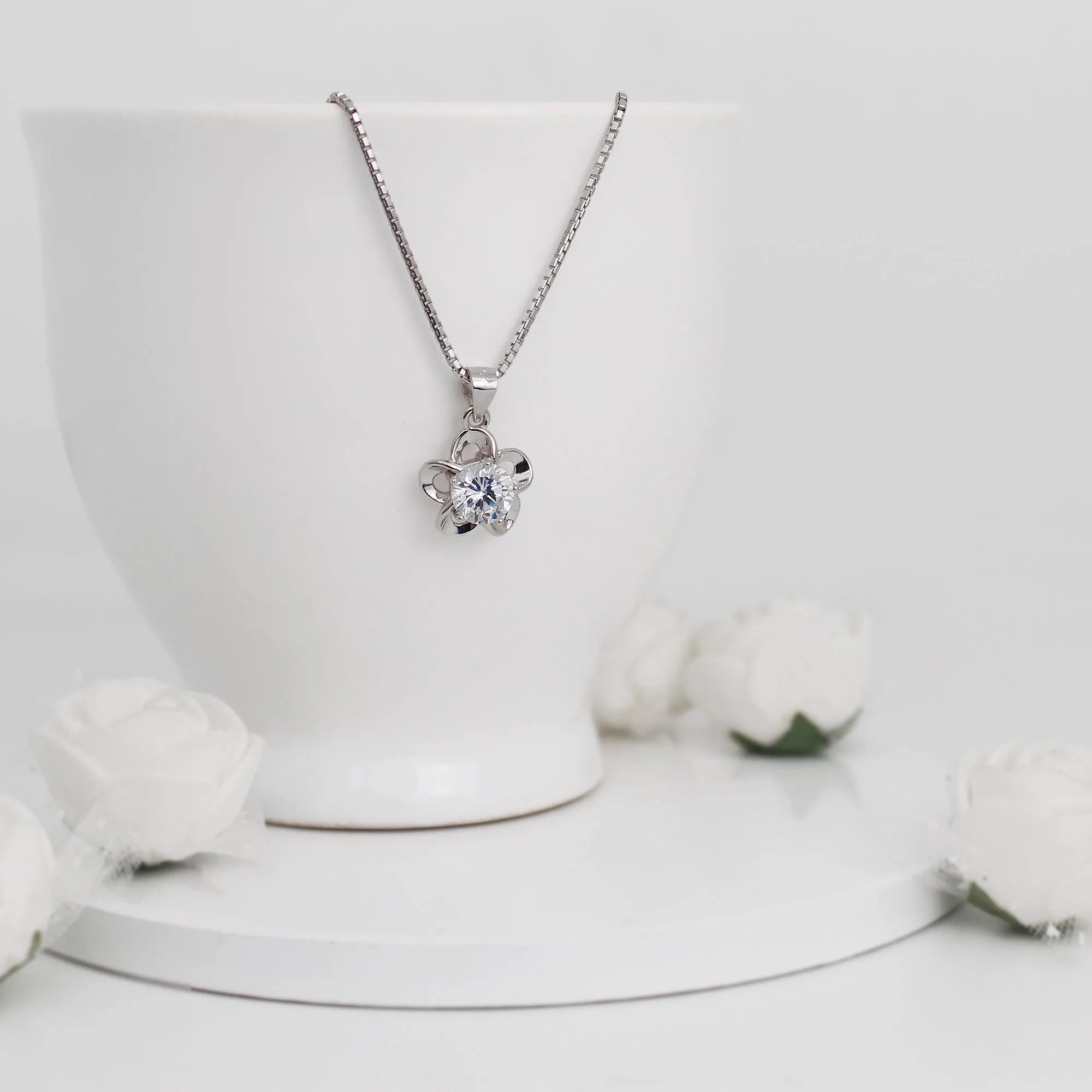 Silver Zircon Flower Pendant with Link Chain Giva