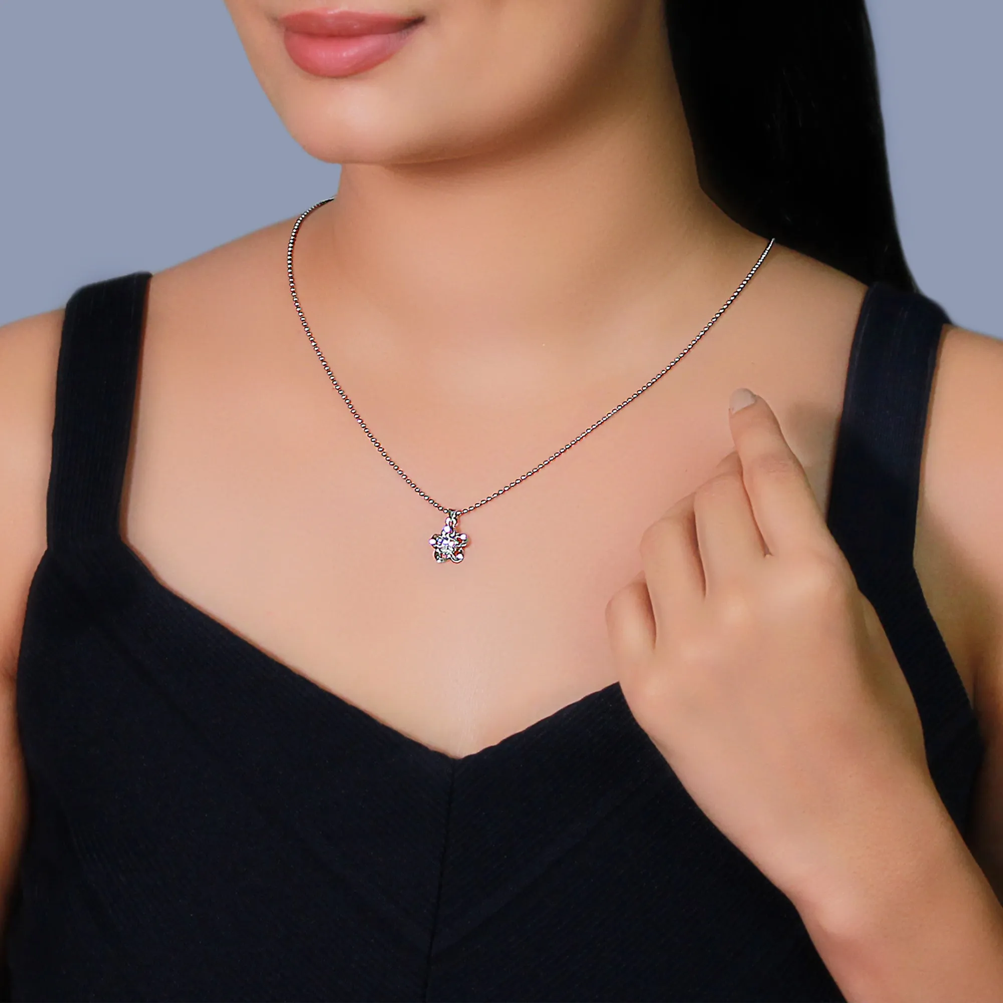 Silver Zircon Flower Pendant with Link Chain Giva