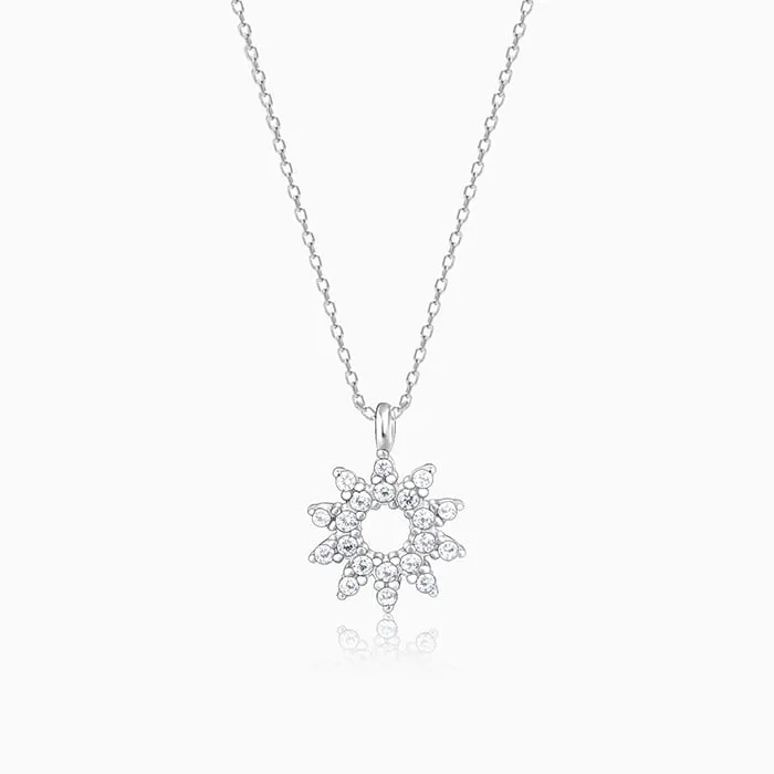 Sliver Sparkling Floral Pendant With Link Chain Giva