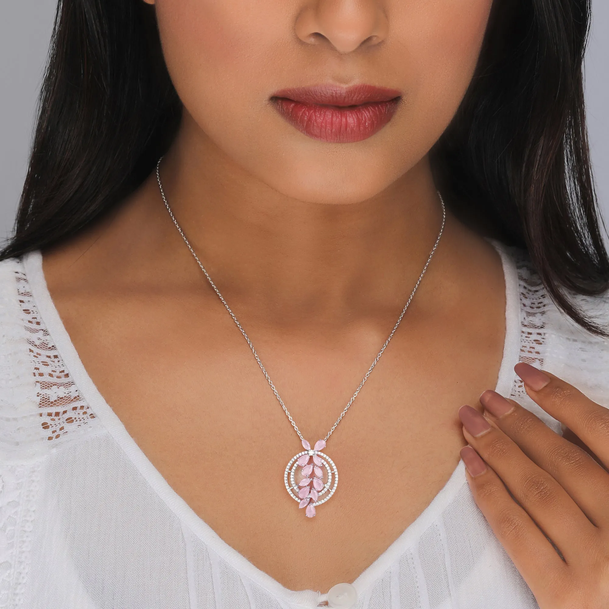 The Pink Periwinkle Pendant Giva