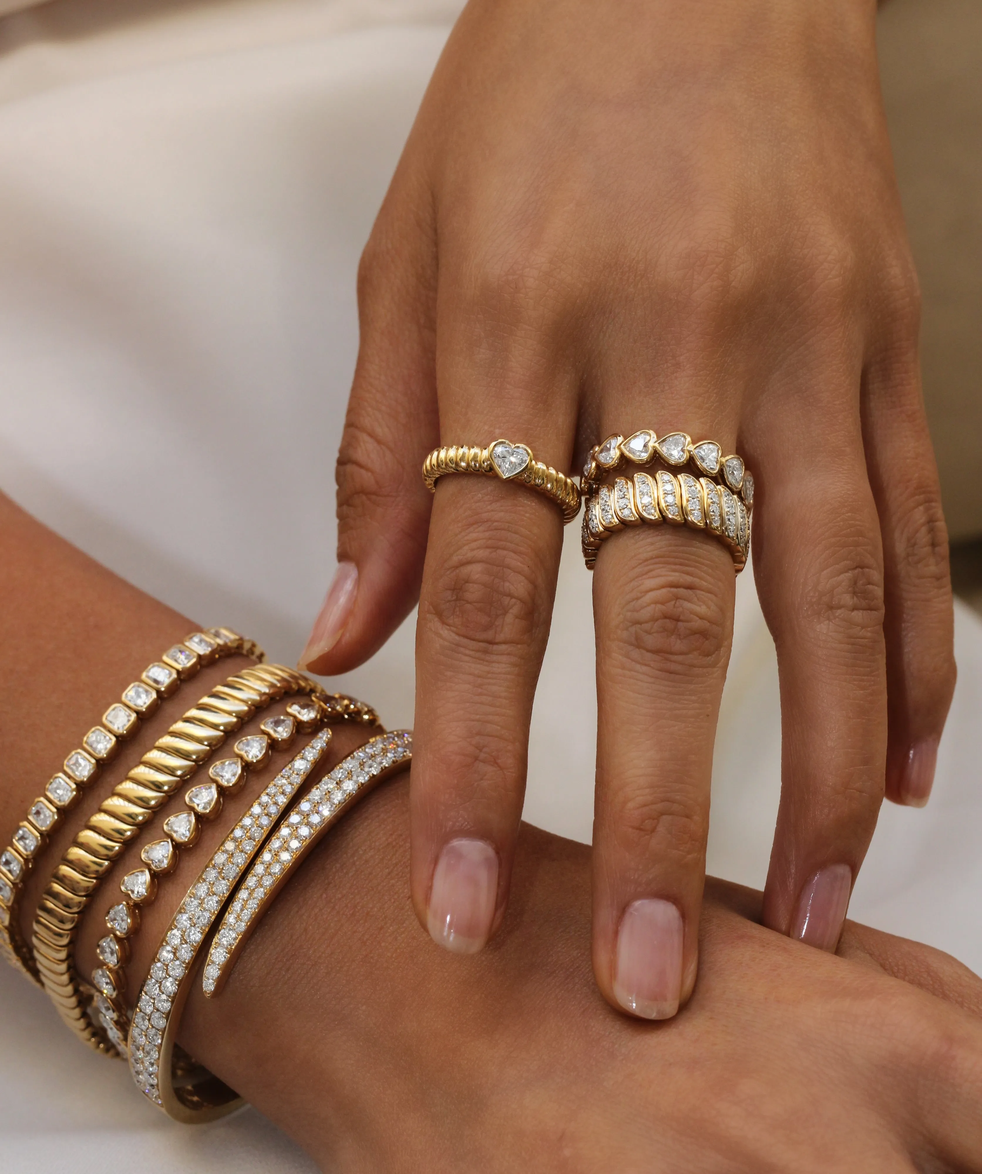 THIN ZOE RING WITH DIAMOND HEART CENTER Anita Ko